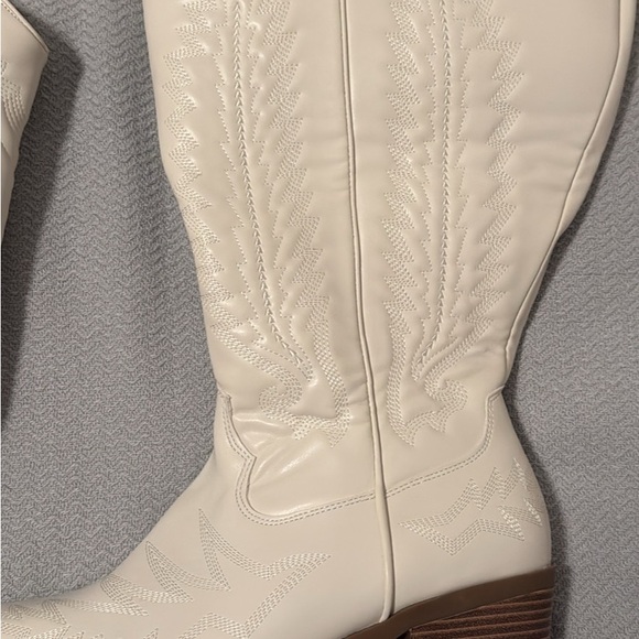 Torrid Western Knee Boots size 10ww NWOT - Picture 2 of 9